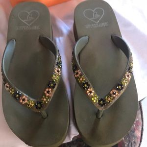 Lady lanell flip flops